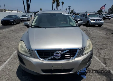 2013 Volvo Xc60 3.2 z USA, uszkodzony, nr VIN YV4940DL2D2416719